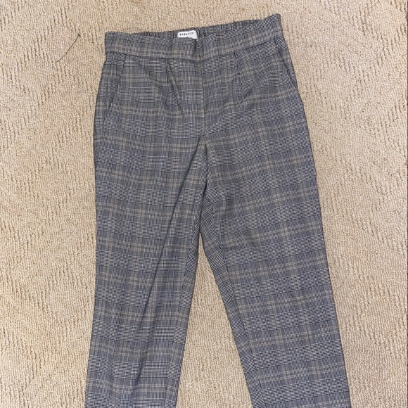 Used- great condition Aritzia Dress Pants size 4 - Picture 1 of 2